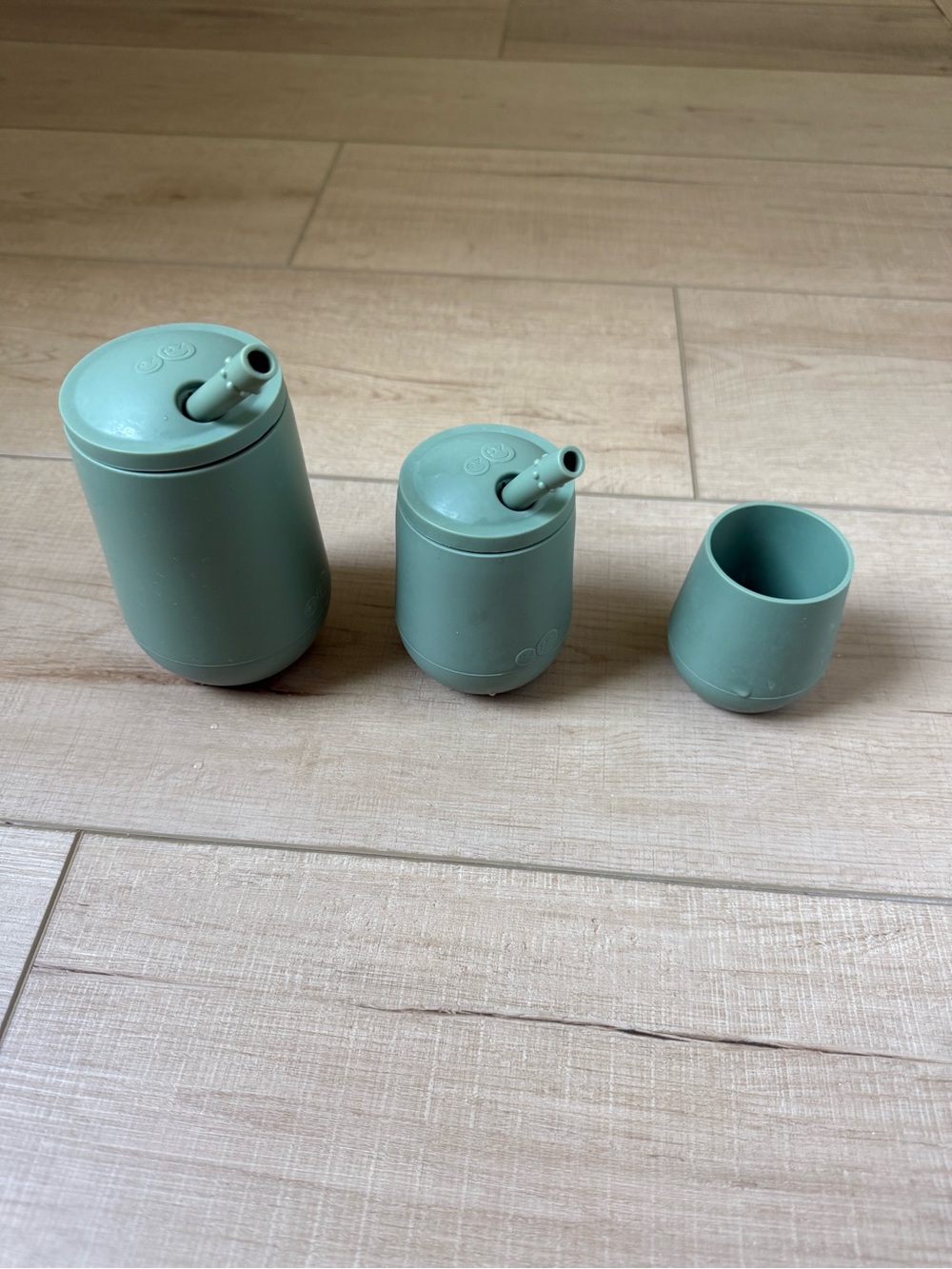 ezpz Developmental Silicone Kids Cup Set